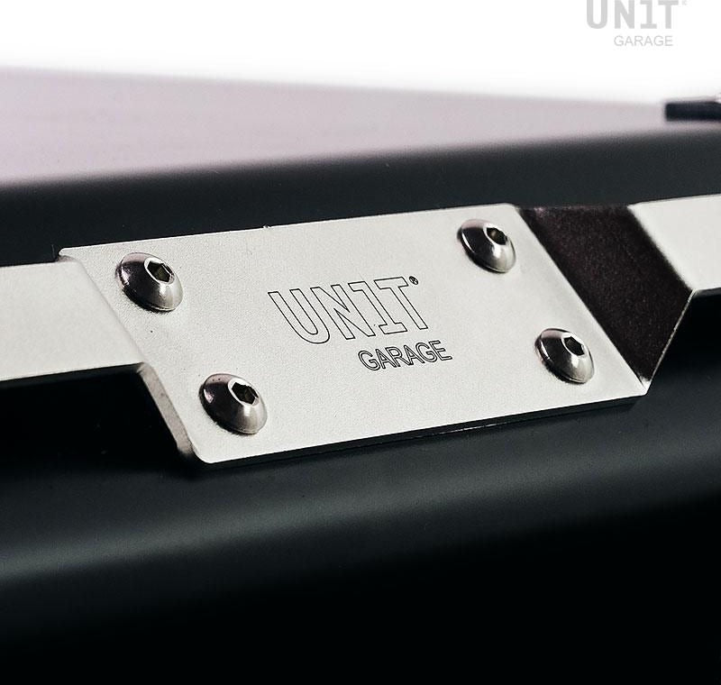 Unit Garage Aluminium Pannier Atlas 47L with Right Inox Subframe NineT-Series | ug-AL2-BL-1687
