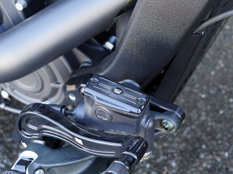 Wunderkind Front brake reservoir cover, Black shiny, re-milled | 106991-F22