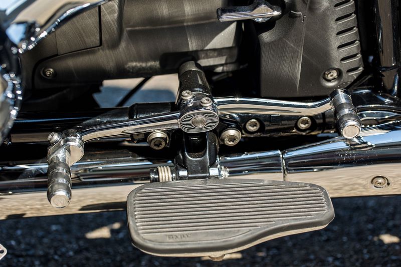 WUNDERLICH R 18 gear-shifter extension for models with kickboard - front - black | 18200-202