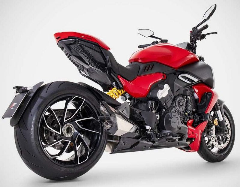Mako-Stainless Steel E5 Homologated Slip-On Kit With Titanium Sleeve, Left And Right Carbon Covers, Carbon Heat Shield And End-Cap